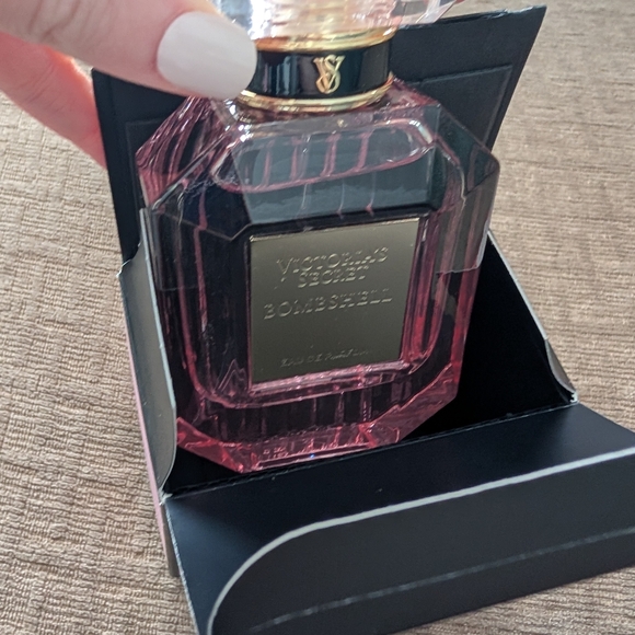 Nib. Bombshell - Picture 2 of 8